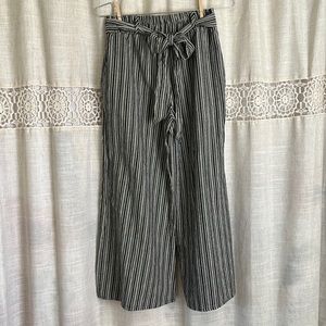 CJLA Carly Jean Cropped Pants M